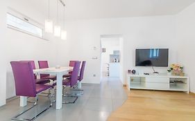 Fine Apartment Janeza Pavla